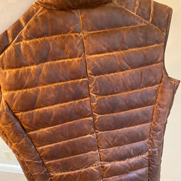 Men's Brown Quilted Vest - Picture 5 of 6